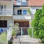 Daire Beachfront Milan, With Balcony