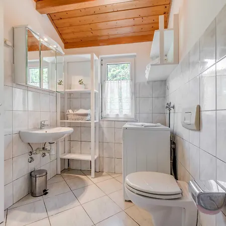 Beachfront Milan, With Balcony Apartman