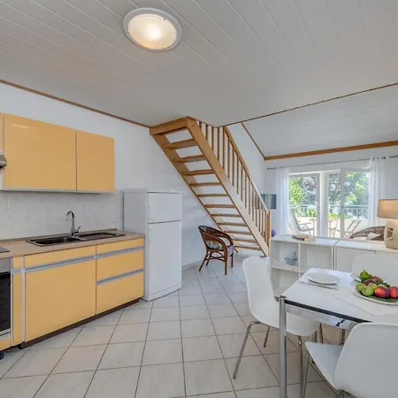 Beachfront Milan, With Balcony Daire Split