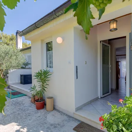 Beachfront Milan, With Balcony 스플리트