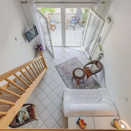 Beachfront Milan, With Balcony Daire *