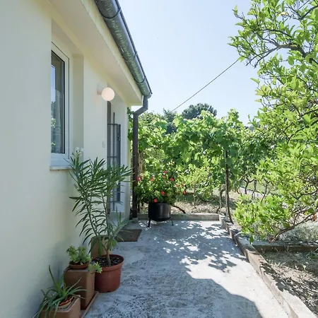 Beachfront Milan, With Balcony Apartment Split