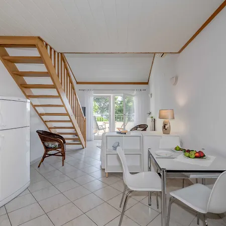 Beachfront Milan, With Balcony Daire Split