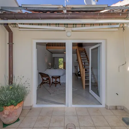 Beachfront Milan, With Balcony 公寓 *